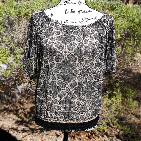 The Limited Black White Paisley Off Shoulder Top - Picture 1 of 2